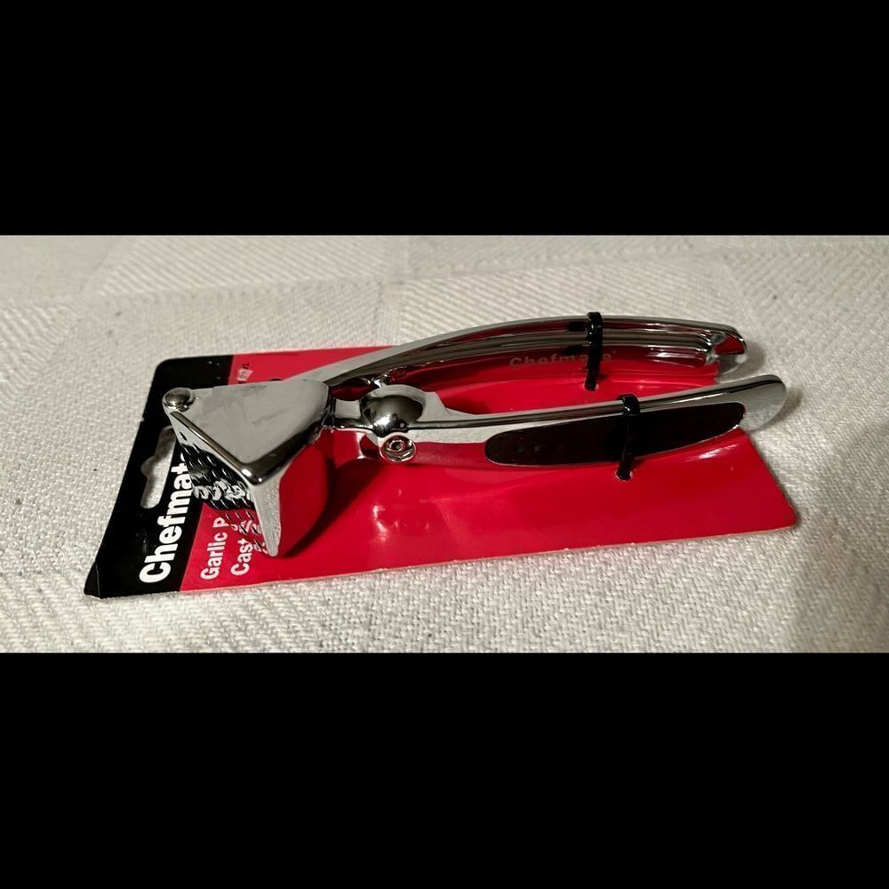 NWT Chefmate Black Handle Grip Garlic Press Cast Zinc.
